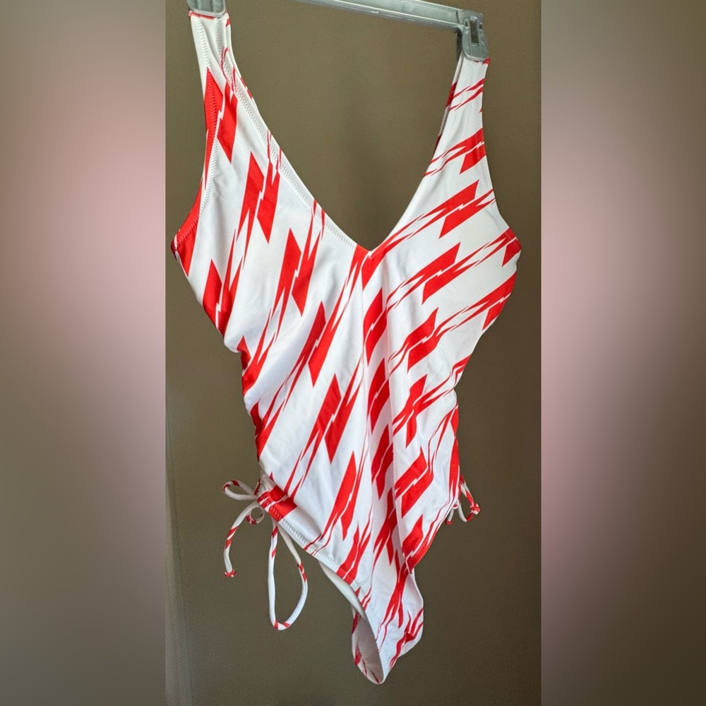 NWOT Cupshe Thunderbolt one piece plunging swimsuit